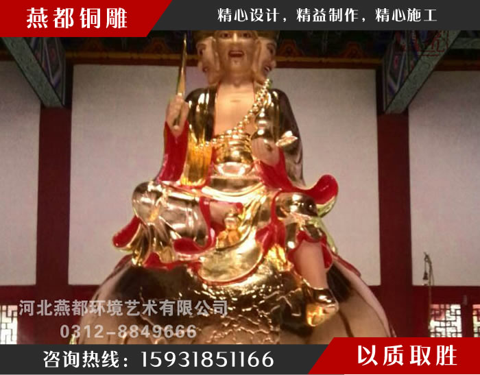 遼寧遼陽龍峰寺四面貼金濟(jì)公銅雕塑